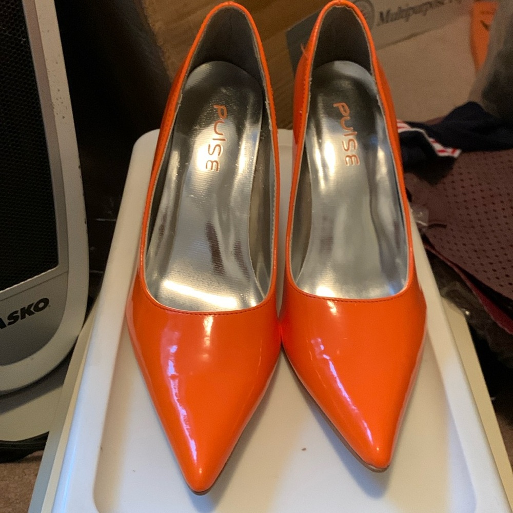 Orange Patent leather heels 2in